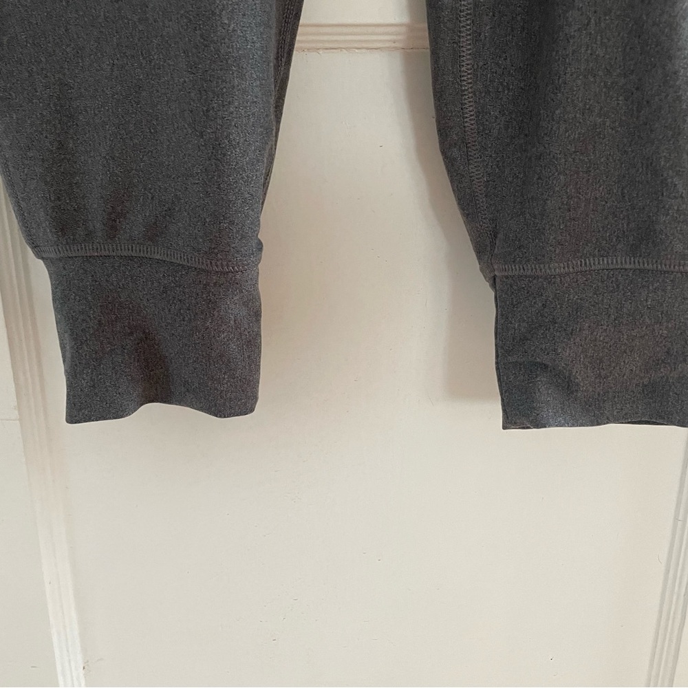 Old Navy Women's Active Powersoft Go-Dry High-Rise Leggings/Joggers - Picture 8 of 10